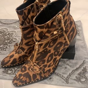 Cape Robbin leopard print booties size 8.5